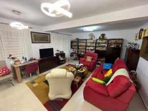 Apartament 3 camere 65 mp et.1 parcare subterană bloc nou Turnișor — miniatura 2