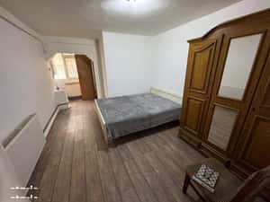 Galata , garsoniera 24 mp , centrala proprie , libera — miniatura 3