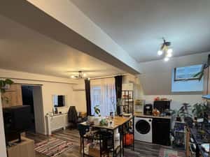 vand apartament 3 camere + garaj + boxa zona baciu regal — miniatura 2