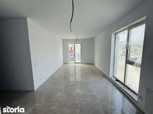 Oportunitate! Apartament finisat, 3 camere, bloc nou, parcare, etaj 1 — miniatura 5