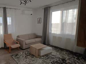 Ap. 2 cam, bloc nou, decomandat, terasa cu panorama, boxa, loc parcare — miniatura 3