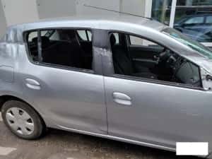 Dacia sandero avariat 109.000 km — miniatura 4
