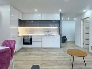 Apartament cu 3 camere de vânzare în zona Centrală — miniatura 5