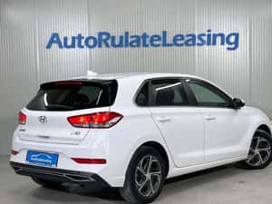 Hyundai i30 Hatchback 2022 - 87.942 km - 13.890 EUR — miniatura 3