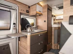 Inchiriere autorulota Weinsberg Mercedes automata, model 2023, 4 locuri, AC, solar — miniatura 4