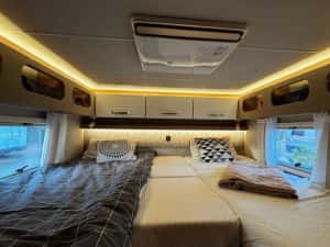 Inchiriere autorulota Weinsberg Mercedes automata, model 2023, 4 locuri, AC, solar — miniatura 6