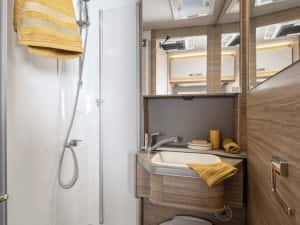 Inchiriere autorulota Weinsberg Mercedes automata, model 2023, 4 locuri, AC, solar — miniatura 7