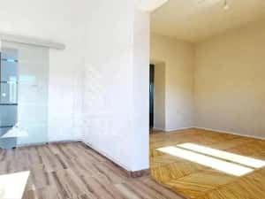 Apartament cu 2 camere, 90 mp construiti, Zona Centrala