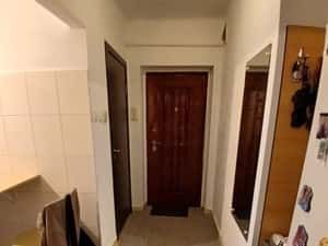Vand apartament o camera Centru — miniatura 4