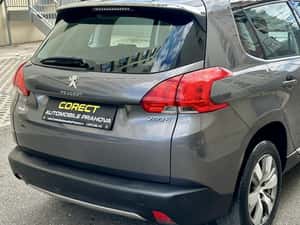 Peugeot 2008 Automată 110 HP Benzină — miniatura 4