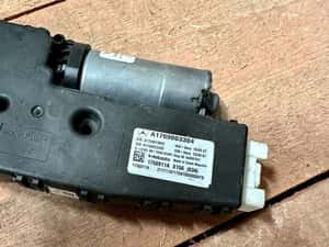 motor electric trapa Mercedes CLA GLA ML GLE A Class — miniatura 3