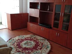 Apartament 3 camere, confort 1, decomandat, mobilat, zona sud — miniatura 2