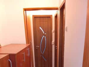 Apartament 3 camere, confort 1, decomandat, mobilat, zona sud — miniatura 3