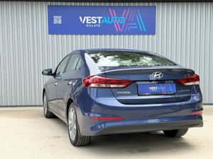 Hyundai Elantra 1.6 CRDi 7DCT Exclusive — miniatura 3