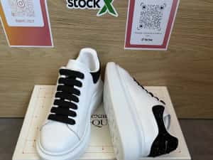 Alexander McQueen Oversized Sneaker – White/ Black Crystals Poze Reale — miniatura 2