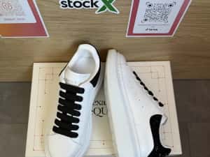 Alexander McQueen Oversized Sneaker – White/ Black Crystals Poze Reale — miniatura 5