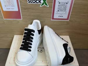 Alexander McQueen Oversized Sneaker – White/ Black Crystals Poze Reale — miniatura 7