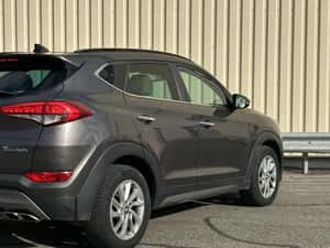 Hyundai TUCSON Manuală 136 HP Diesel — miniatura 3