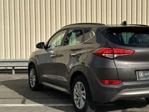 Hyundai TUCSON Manuală 136 HP Diesel — miniatura 4