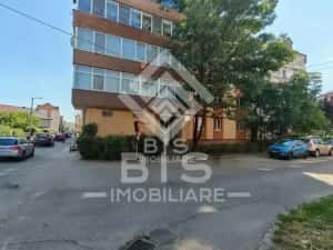Apartament 4 camere etaj 2 — miniatura 8