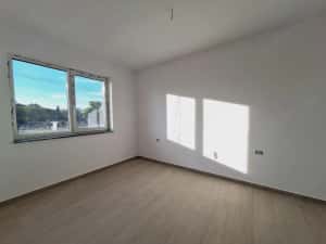 Bucatarie inchisa. Decomandat. In spatele benzinariei ESO. — miniatura 6