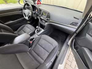 Hyundai Elantra 1.6 MPI 128cp usor avariat — miniatura 5