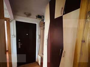 Apartament cu 3 camere, semidecomandat, Botosani — miniatura 2