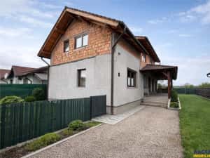 Vila individuala,5 camere,5 bai,170mp utili,areal A,teren 660 mp,Sangeorgiu de Mures — miniatura 1