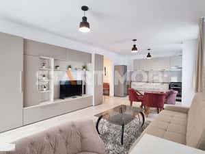 Apartament mobilat zona Coresi cu parcare