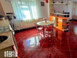 Vanzare apartament 4 camere , micro 3 Targoviste