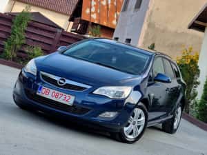 Opel Astra J//2013//SPORTS-TOURER