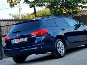 Opel Astra J//2013//SPORTS-TOURER — miniatura 10