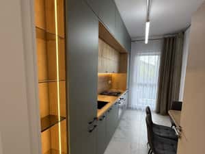 Apartament 2 camere cu balcon și lift, gata de închiriat — miniatura 5