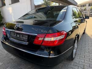 Mercedes-Benz E 200 Automată 136 HP Diesel — miniatura 2