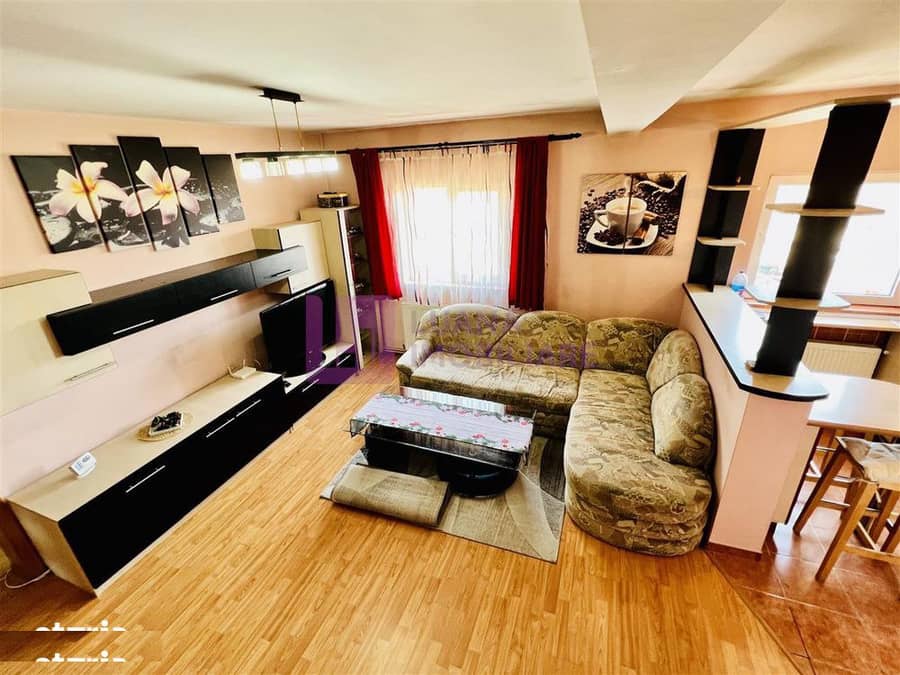 Mansarda 3 camere, 2 bai de vanzare | Vasile Aaron | mobilat si utilat — fotografie 1 din 6