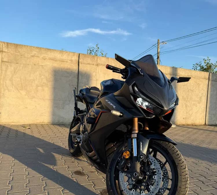 HONDA CBR 650R - 2022 | AKRAPOVIC | 17.000  KM | — fotografie 1 din 10