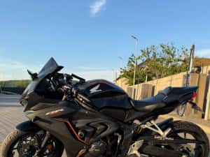 HONDA CBR 650R - 2022 | AKRAPOVIC | 17.000  KM | — miniatura 2