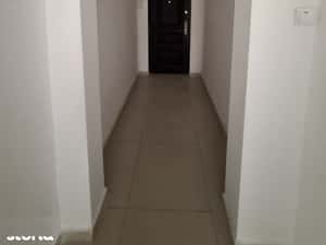 Apartament 3 camere, balcon, parter, preț bun