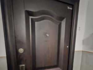 Apartament 3 camere, balcon, parter, preț bun — miniatura 5