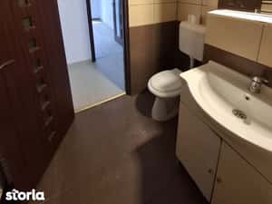Apartament 3 camere, balcon, parter, preț bun — miniatura 6