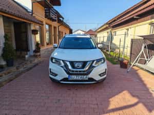 Nisaan X-trail Tekna BOSE 1.6 — miniatura 3