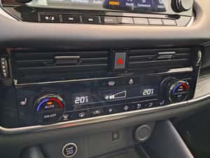 Nissan Qashqai 1.3 156CP mild-hybri — miniatura 6
