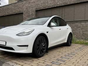 Tesla Model Y SUV Second-Hand de Vânzare