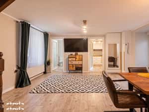 Apartament 4 camere cu cramă de 52 mp și loc de parcare-Str Lunga