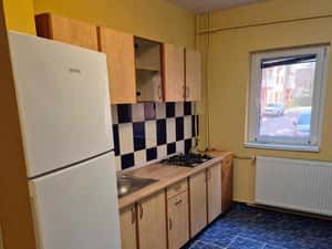 Inchiriez Apartament 2 camere in Zona Kiriac — miniatura 2