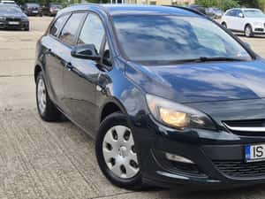 Opel Astra J Break 2015 – spațioasă, economică și potrivită pentru familie — miniatura 2
