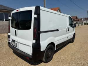 Opel Vivaro 1.9 Diesel 2003 — miniatura 6