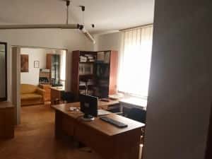 apartament 3 camere, etaj 1, ultracentral Arad — miniatura 2