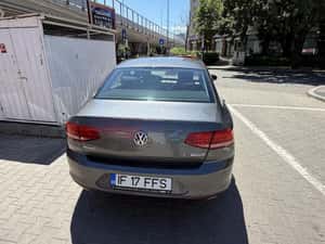 Volkswagen Passat 2017 - Berlină automată, 150 CP, 97.000 km — miniatura 2