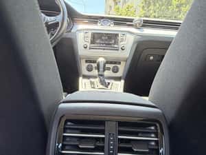 Volkswagen Passat 2017 - Berlină automată, 150 CP, 97.000 km — miniatura 6